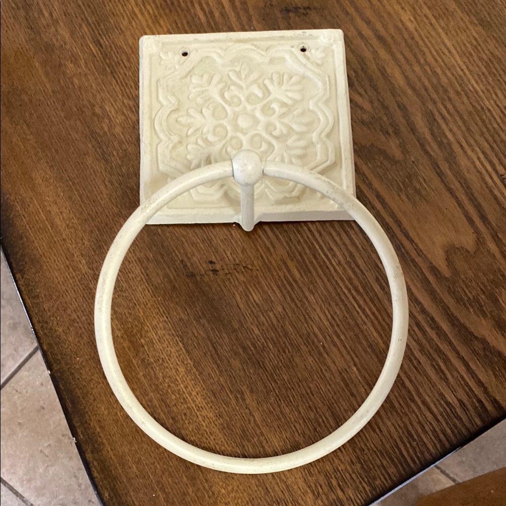 Vintage Cream Iron Wall Ring Holder